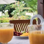 Ostal Cassinia Maison D Hôtes De Charme Avec Petit Déjeuner Gourmand Cassagne