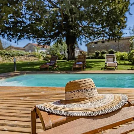 לינה וארוחת בוקר Ostal Cassinia Cassagne