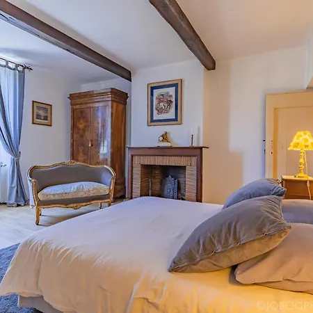 Ostal Cassinia לינה וארוחת בוקר