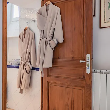 Ostal Cassinia לינה וארוחת בוקר