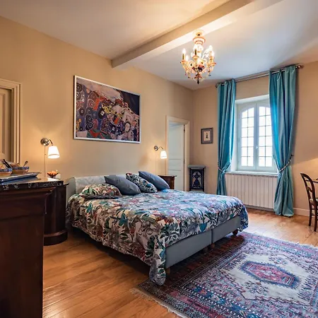 לינה וארוחת בוקר Ostal Cassinia