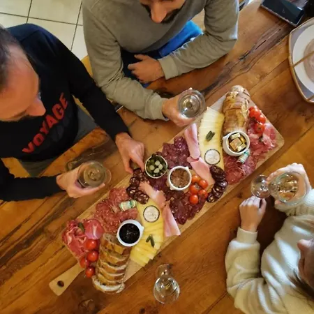 Couette-café Ostal Cassinia Maison D Hôtes De Charme Avec Petit Déjeuner Gourmand Cassagne